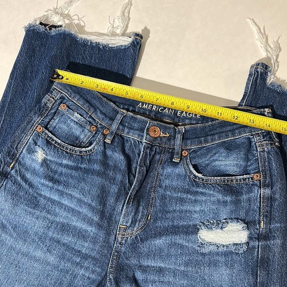 American Eagle denim jeans 90s flare sz 4 short medium wash distressed - Picture 3 of 7